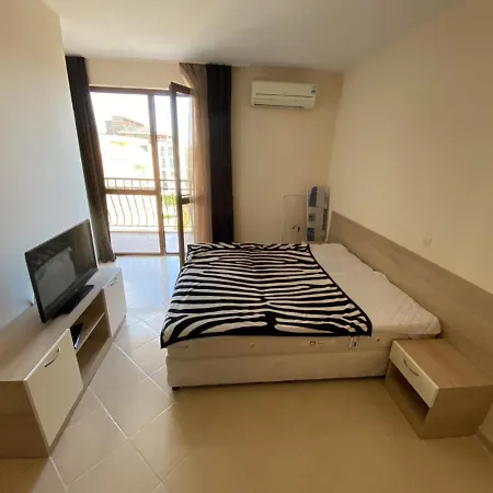 Cozy Studio In Sunny Beach דירה סאני ביץ'